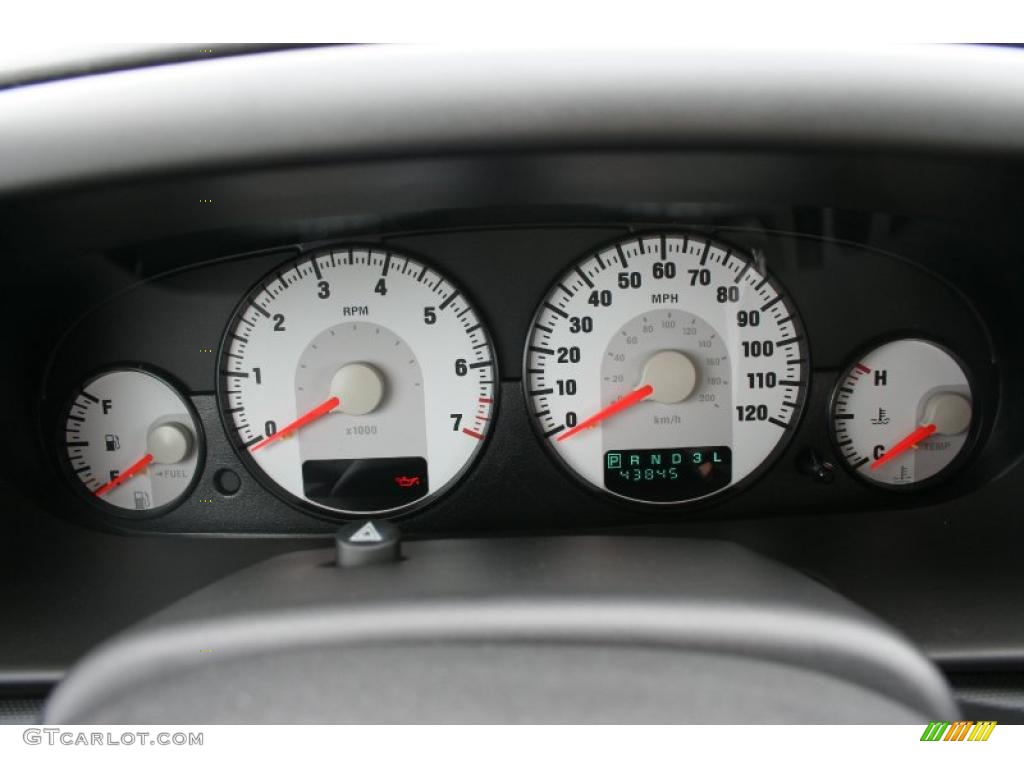 2004 Stratus SE Sedan - Inferno Red Pearlcoat / Dark Slate Gray photo #3