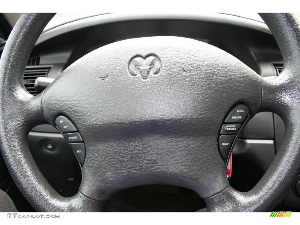 2004 Stratus SE Sedan - Inferno Red Pearlcoat / Dark Slate Gray photo #15