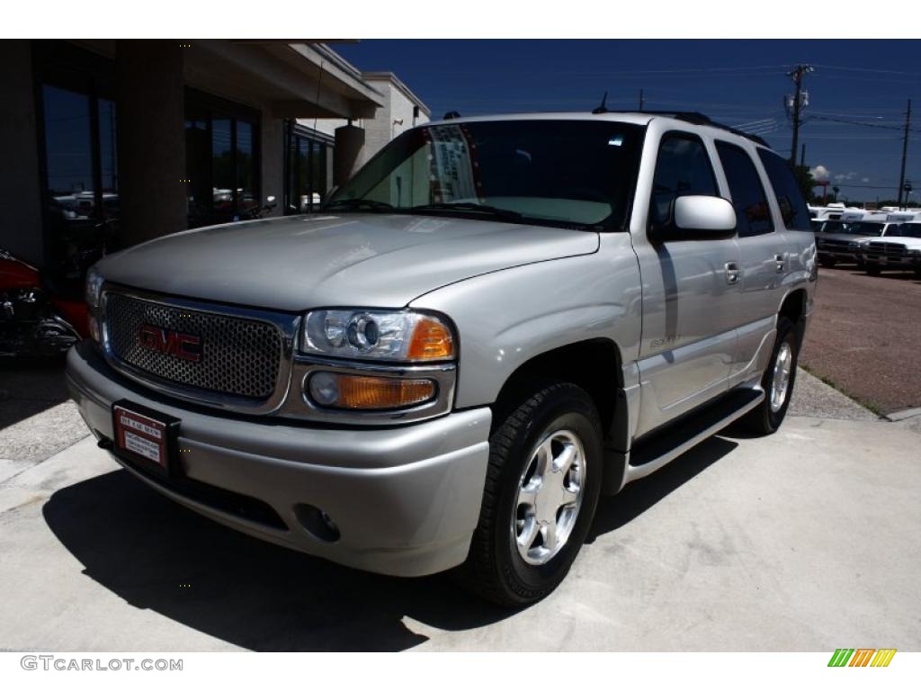 2004 Yukon Denali AWD - Silver Birch Metallic / Stone Gray photo #2