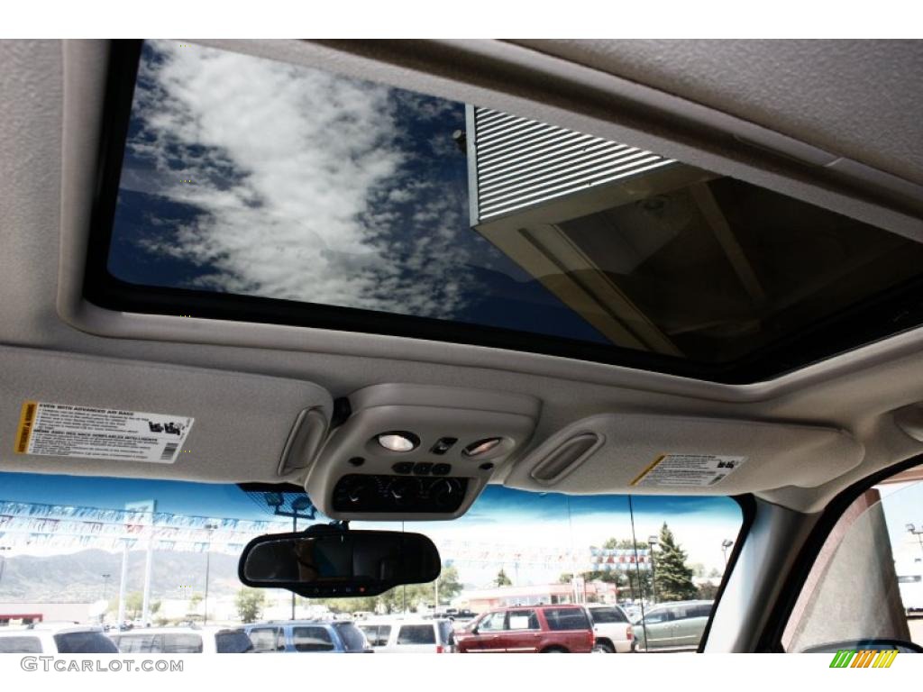 2004 Yukon Denali AWD - Silver Birch Metallic / Stone Gray photo #10
