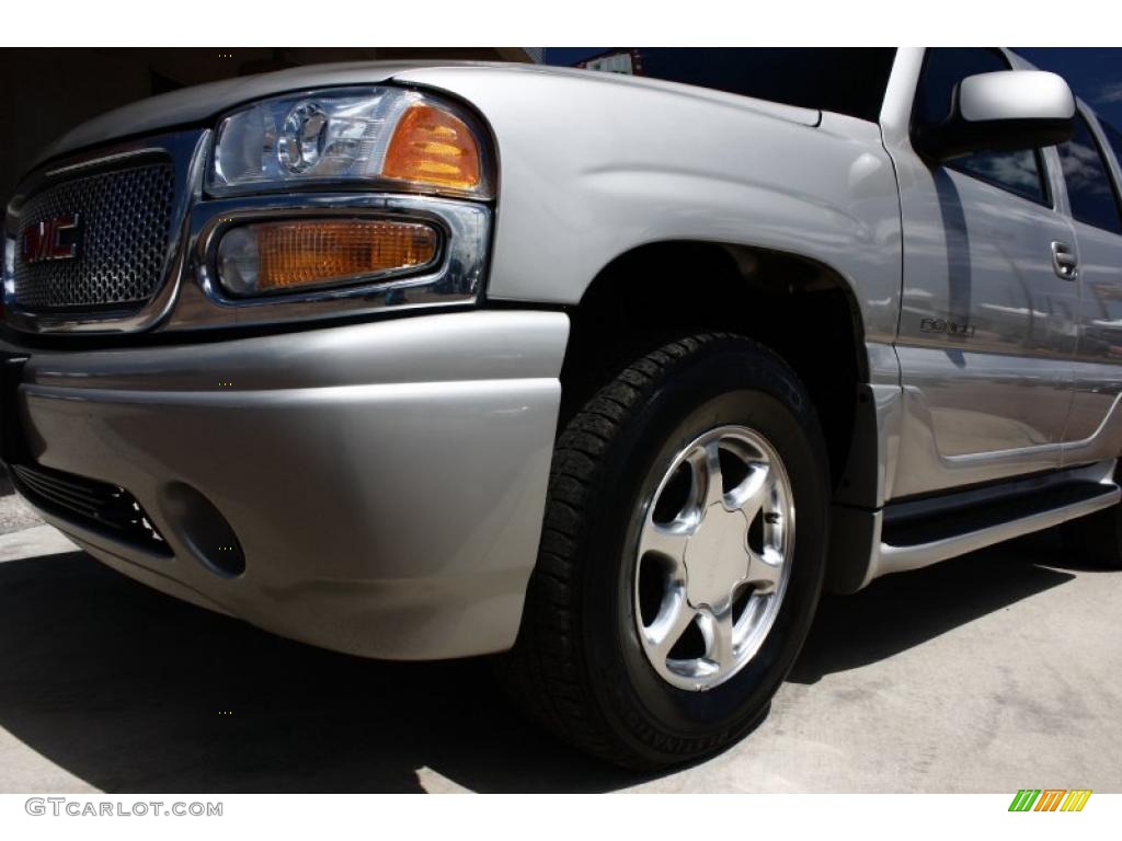 2004 Yukon Denali AWD - Silver Birch Metallic / Stone Gray photo #23