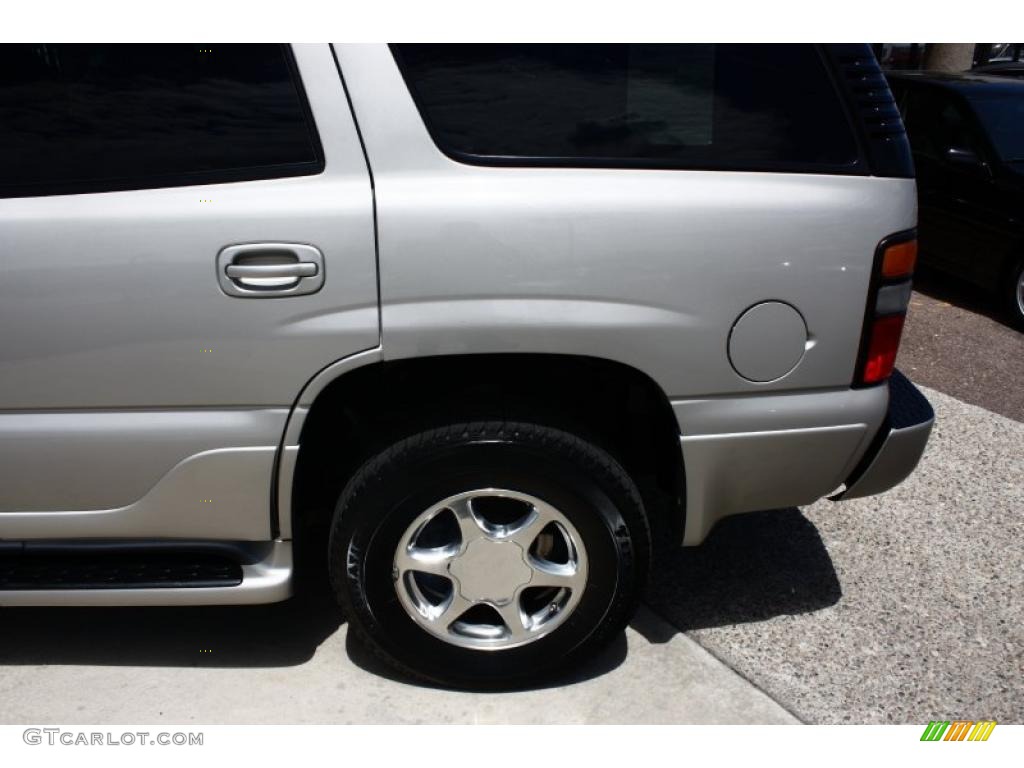 2004 Yukon Denali AWD - Silver Birch Metallic / Stone Gray photo #24