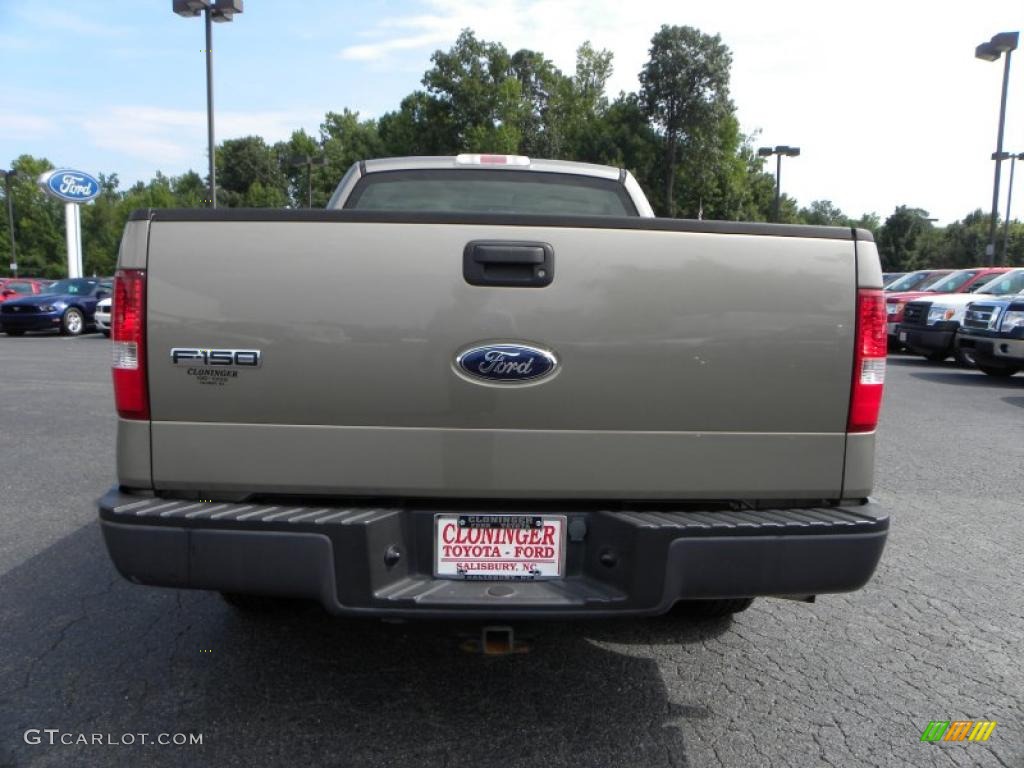 2006 F150 XL Regular Cab - Arizona Beige Metallic / Tan photo #4