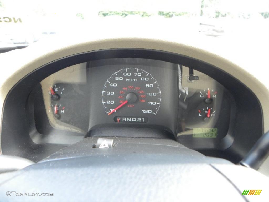 2006 F150 XL Regular Cab - Arizona Beige Metallic / Tan photo #16