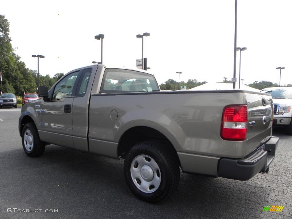 2006 F150 XL Regular Cab - Arizona Beige Metallic / Tan photo #21
