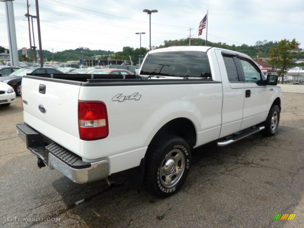 2005 F150 XLT SuperCab 4x4 - Oxford White / Medium Flint/Dark Flint Grey photo #4