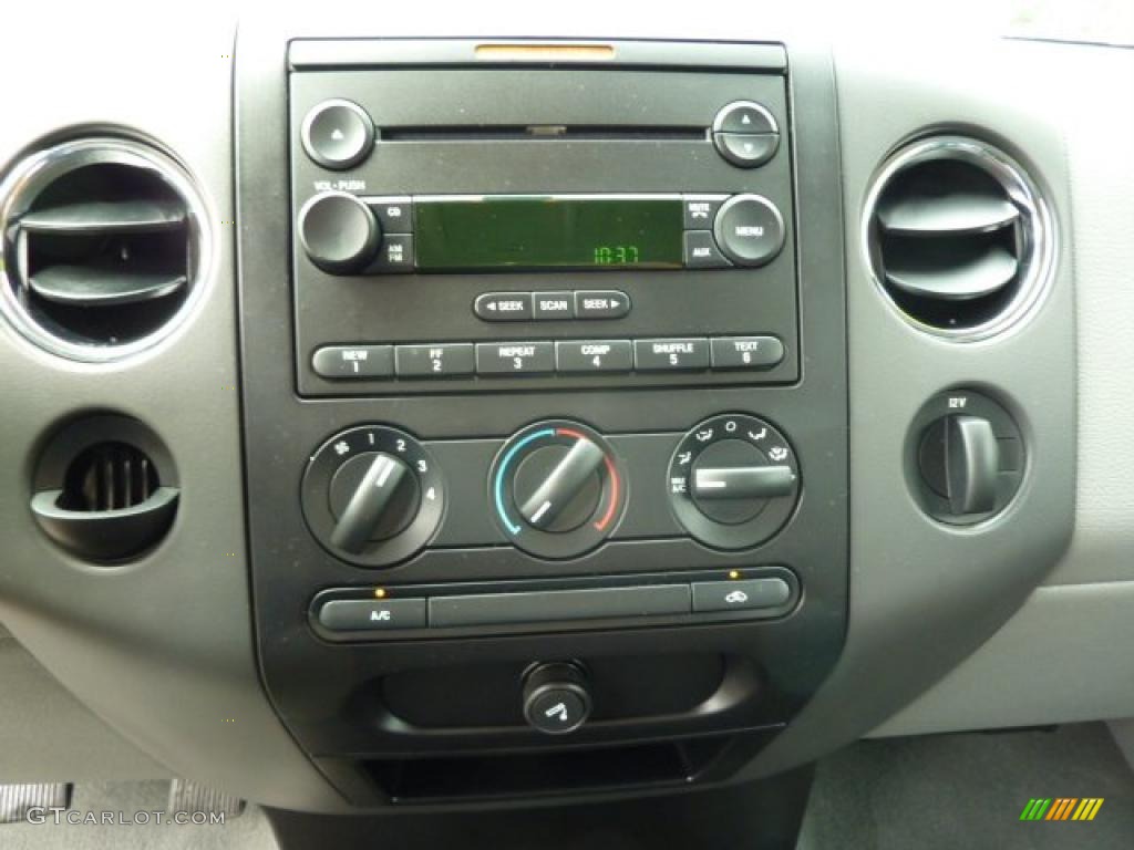 2005 F150 XLT SuperCab 4x4 - Oxford White / Medium Flint/Dark Flint Grey photo #17