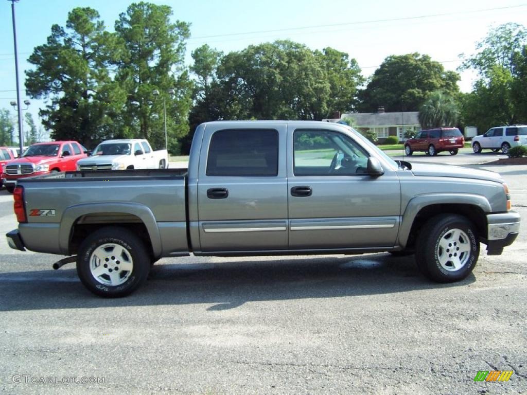 2007 Silverado 1500 Classic LT  Z71 Crew Cab 4x4 - Graystone Metallic / Dark Charcoal photo #4