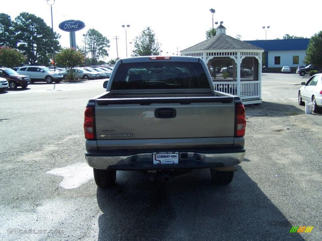 2007 Silverado 1500 Classic LT  Z71 Crew Cab 4x4 - Graystone Metallic / Dark Charcoal photo #6