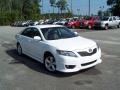 Super White - Camry SE Photo No. 3