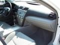 Super White - Camry SE Photo No. 17