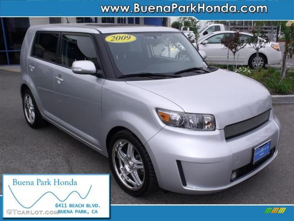 2009 Classic Silver Metallic Scion xB 33744701 Photo 11 GTCarLot