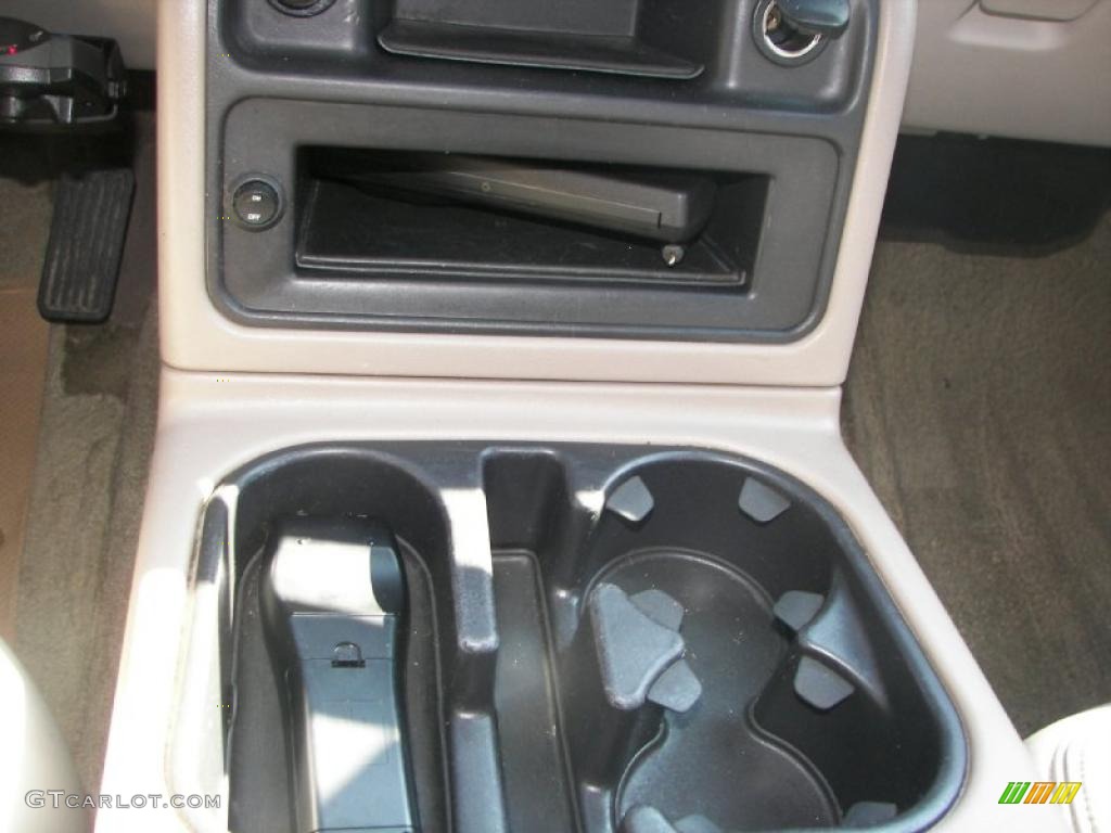 2003 Suburban 1500 LT 4x4 - Black / Tan/Neutral photo #17