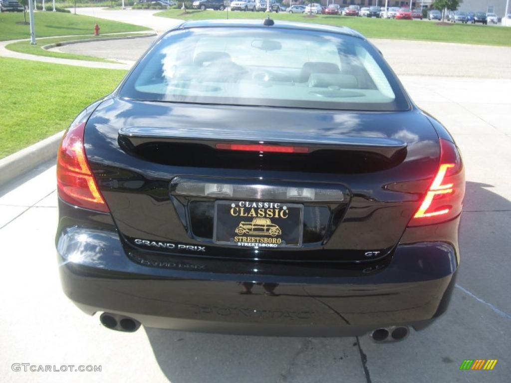 2005 Grand Prix GT Sedan - Black / Ebony/Dark Pewter photo #5