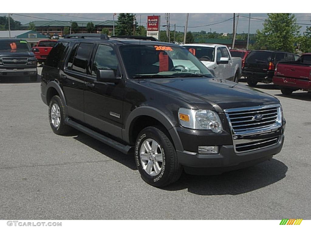 2006 Explorer XLT 4x4 - Dark Stone Metallic / Stone photo #1