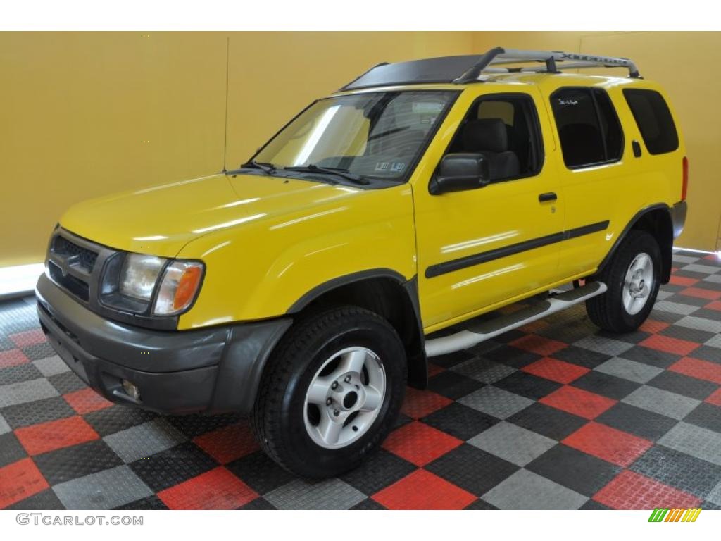 2001 Xterra SE V6 4x4 - Solar Yellow / Dusk Gray photo #3