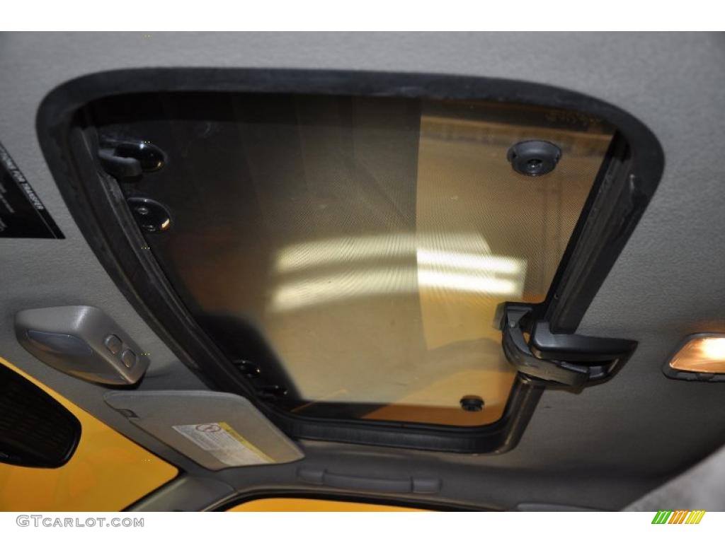 2001 Xterra SE V6 4x4 - Solar Yellow / Dusk Gray photo #10