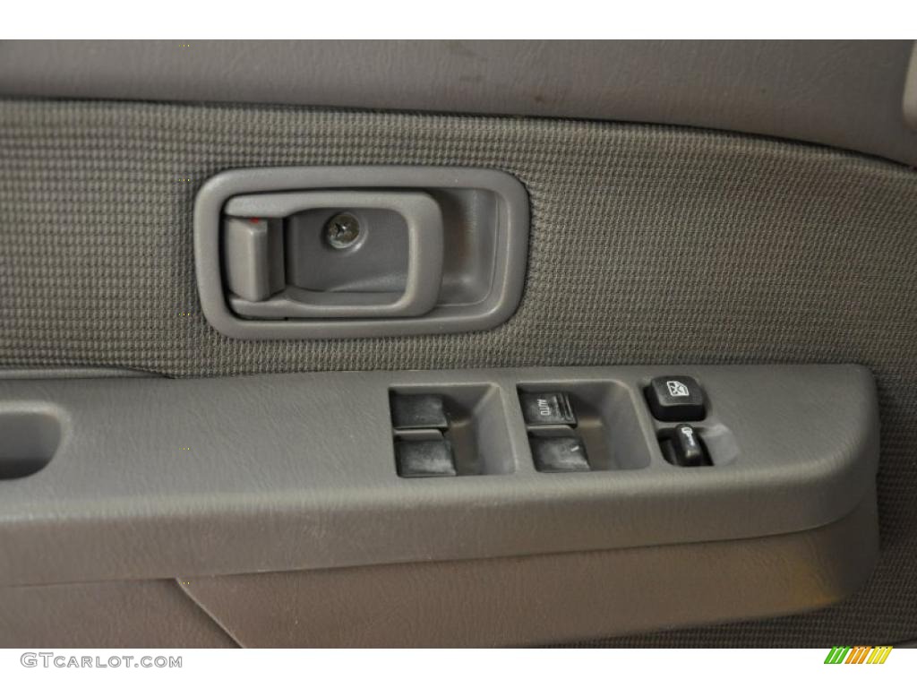 2001 Xterra SE V6 4x4 - Solar Yellow / Dusk Gray photo #11