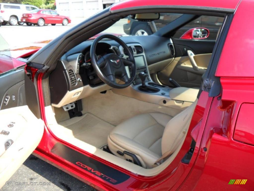 2005 Corvette Coupe - Victory Red / Cashmere photo #24