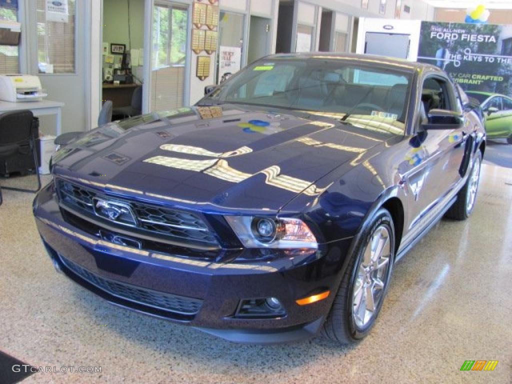 2011 Mustang V6 Premium Coupe - Kona Blue Metallic / Charcoal Black photo #3