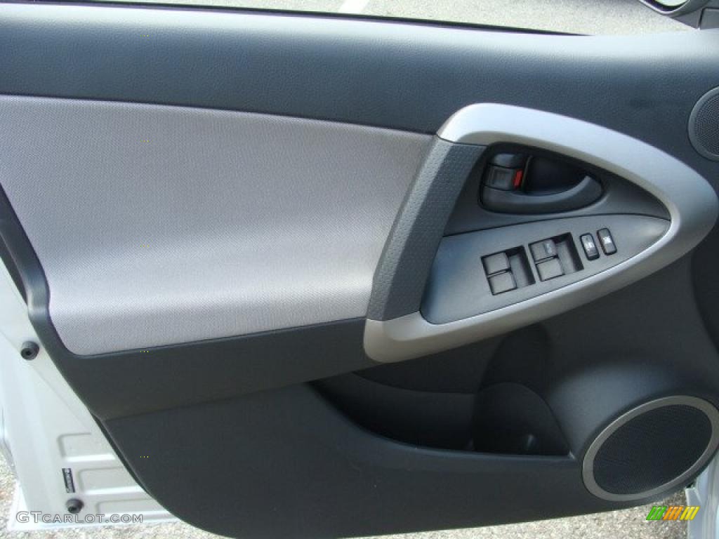 2007 RAV4 4WD - Classic Silver Metallic / Ash Gray photo #6
