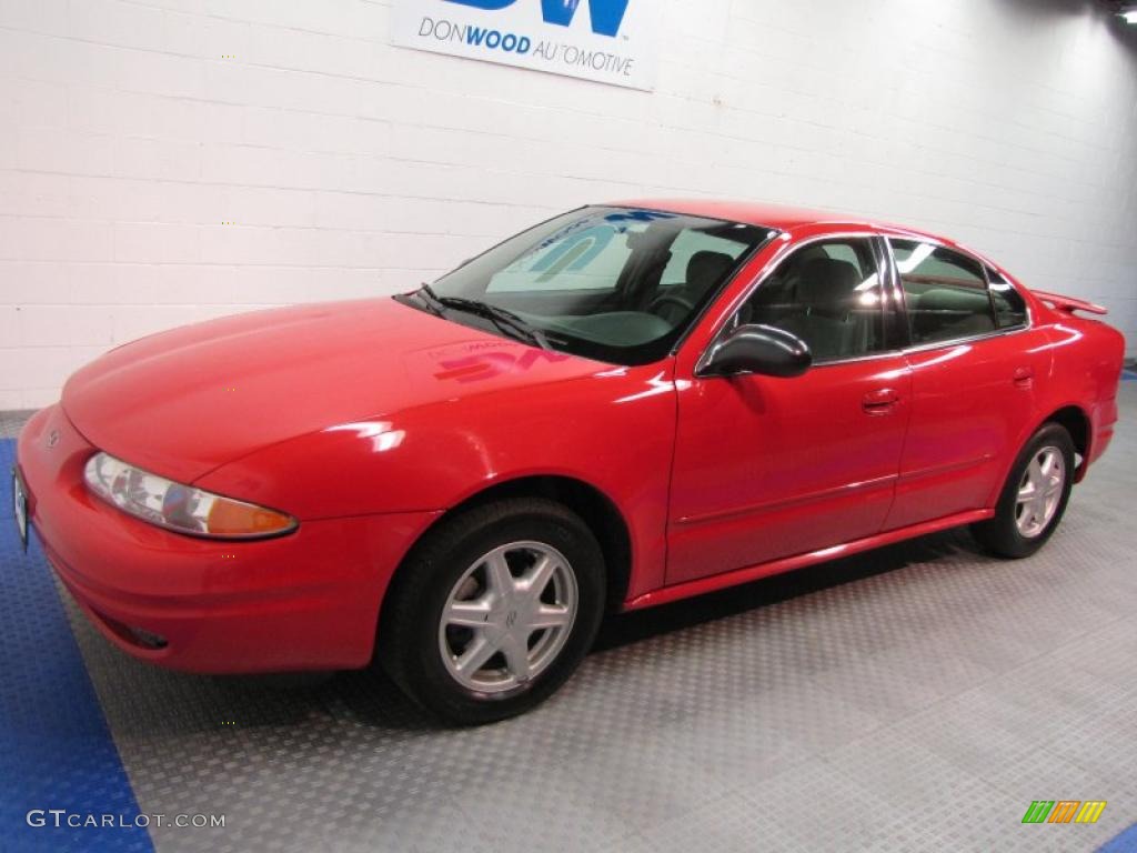 2004 Alero GL1 Sedan - Bright Red / Pewter photo #2