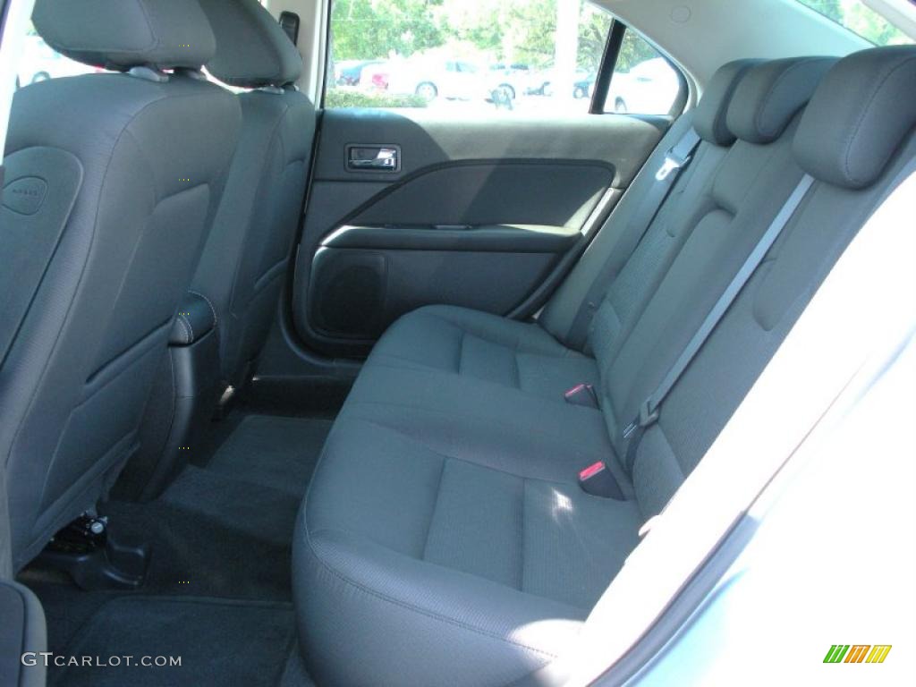 2010 Fusion SE V6 - Brilliant Silver Metallic / Charcoal Black photo #6