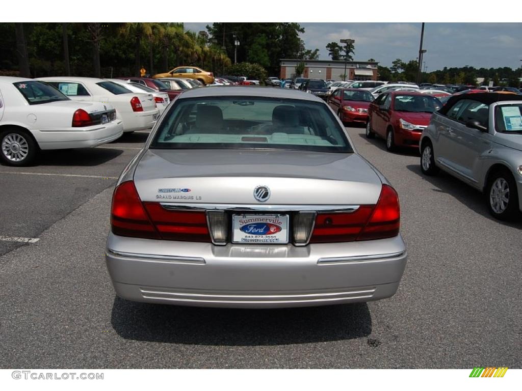 2004 Grand Marquis LS - Silver Birch Metallic / Light Flint photo #15