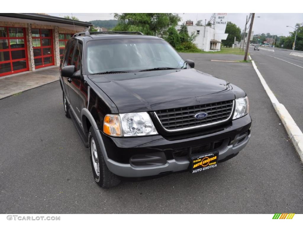 2002 Explorer XLT 4x4 - Black Clearcoat / Graphite photo #4