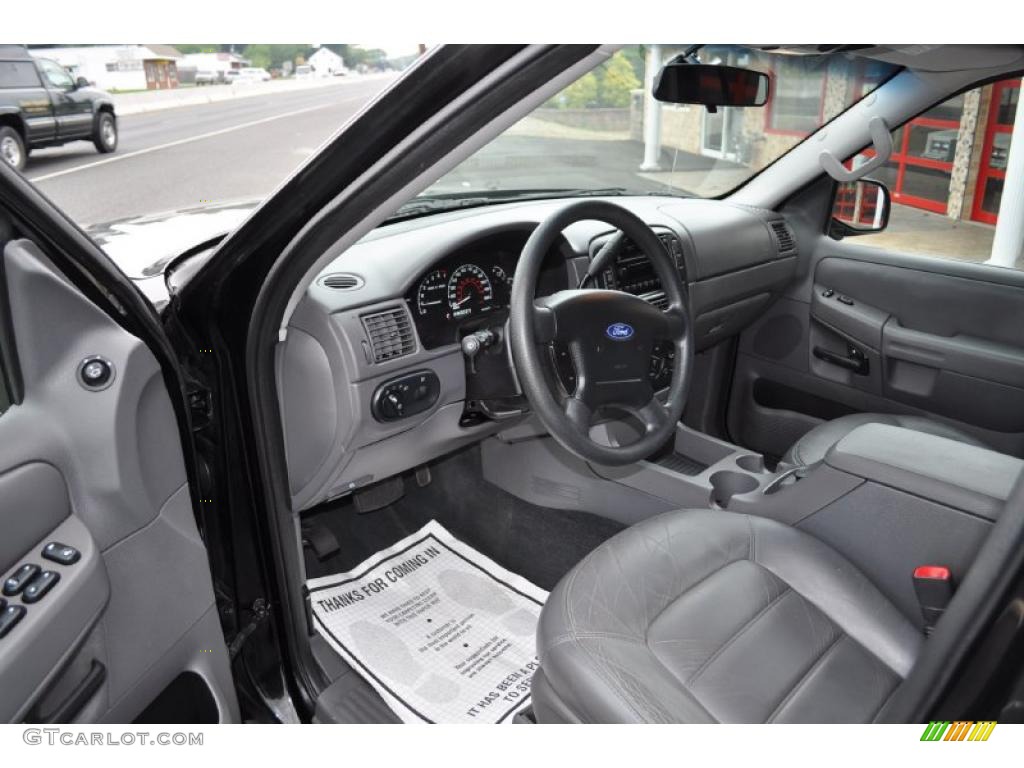 2002 Explorer XLT 4x4 - Black Clearcoat / Graphite photo #5