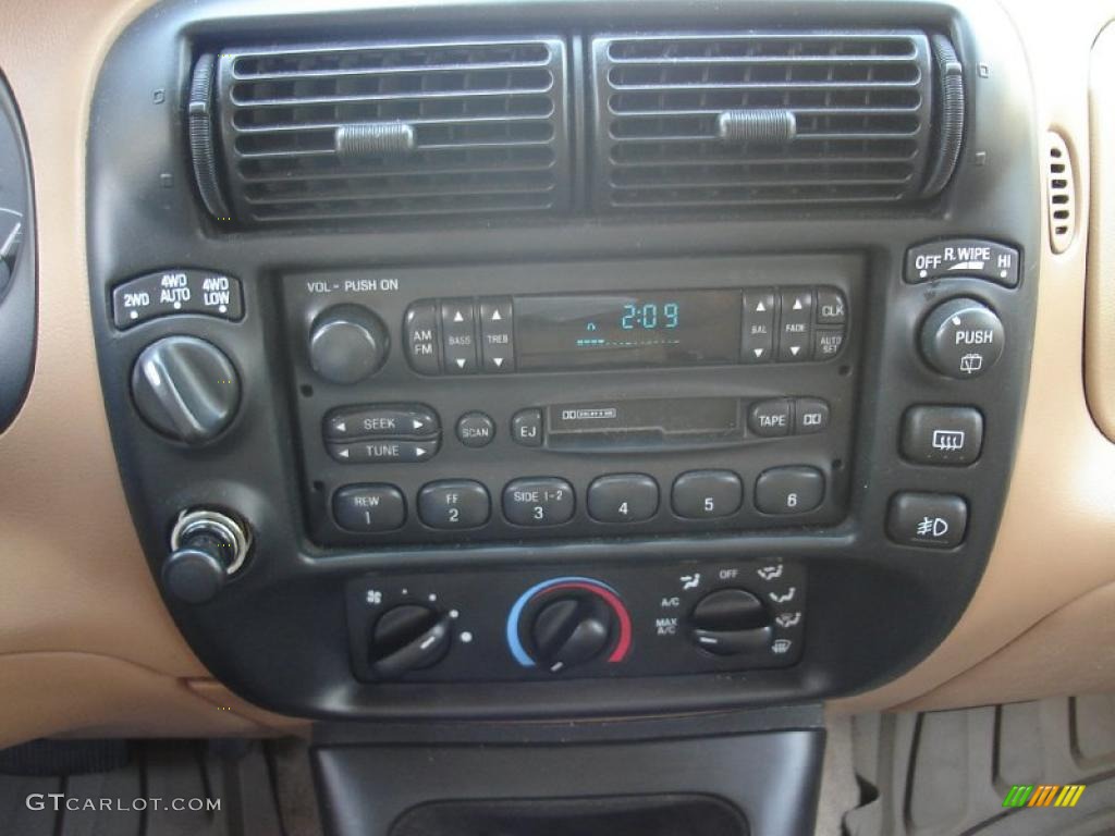 1996 Explorer XLT 4x4 - Electric Red Metallic / Beige photo #30