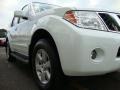 2008 Avalanche White Nissan Pathfinder SE 4x4  photo #18