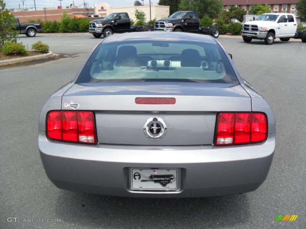 2006 Mustang V6 Deluxe Coupe - Tungsten Grey Metallic / Light Graphite photo #3