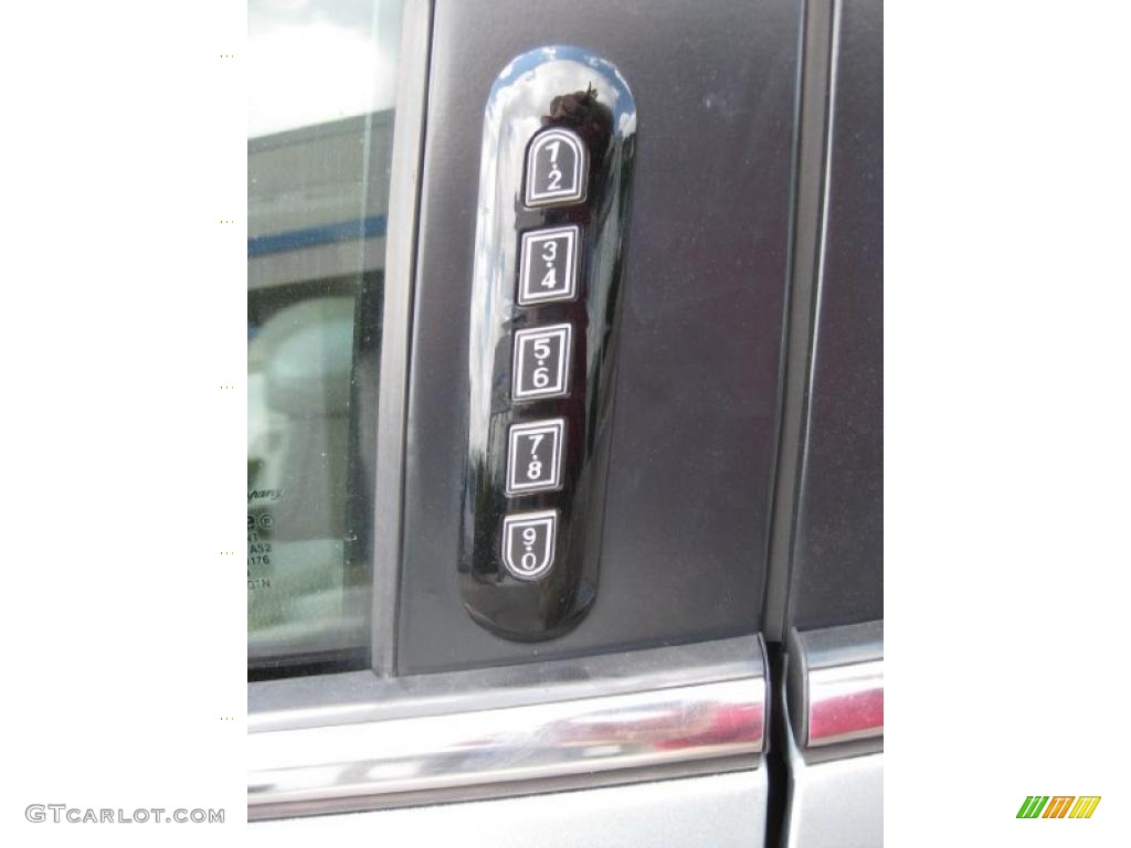 2005 Five Hundred Limited - Titanium Green Metallic / Pebble Beige photo #17