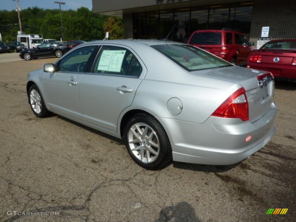 2010 Fusion SEL V6 - Brilliant Silver Metallic / Medium Light Stone photo #2