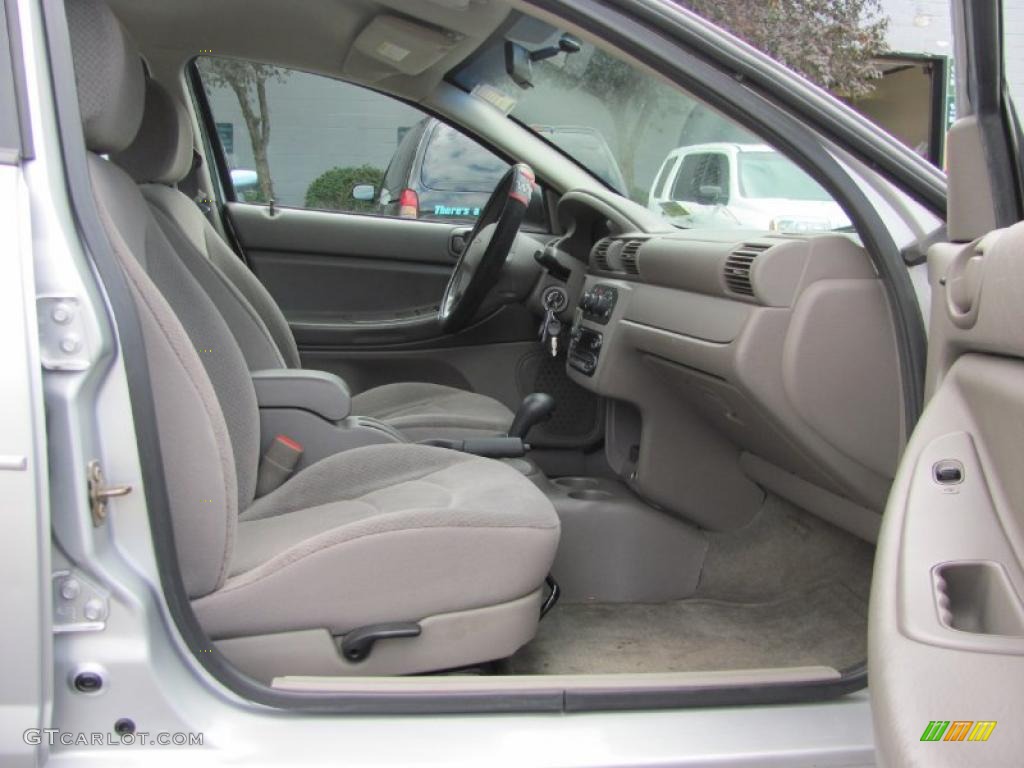 2004 Sebring LX Sedan - Bright Silver Metallic / Dark Slate Gray photo #7
