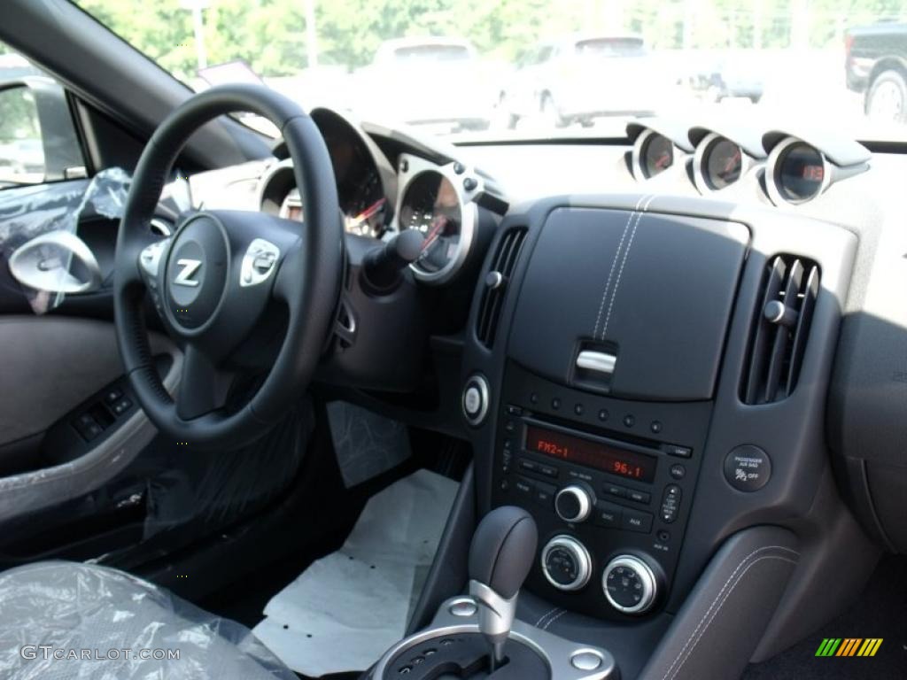 2010 370Z Touring Coupe - Pearl White / Gray Leather photo #12