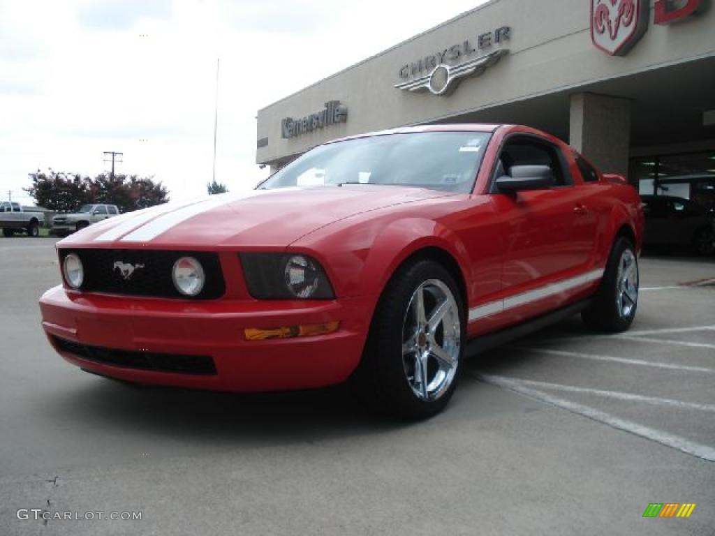 2005 Mustang V6 Deluxe Coupe - Torch Red / Dark Charcoal photo #8