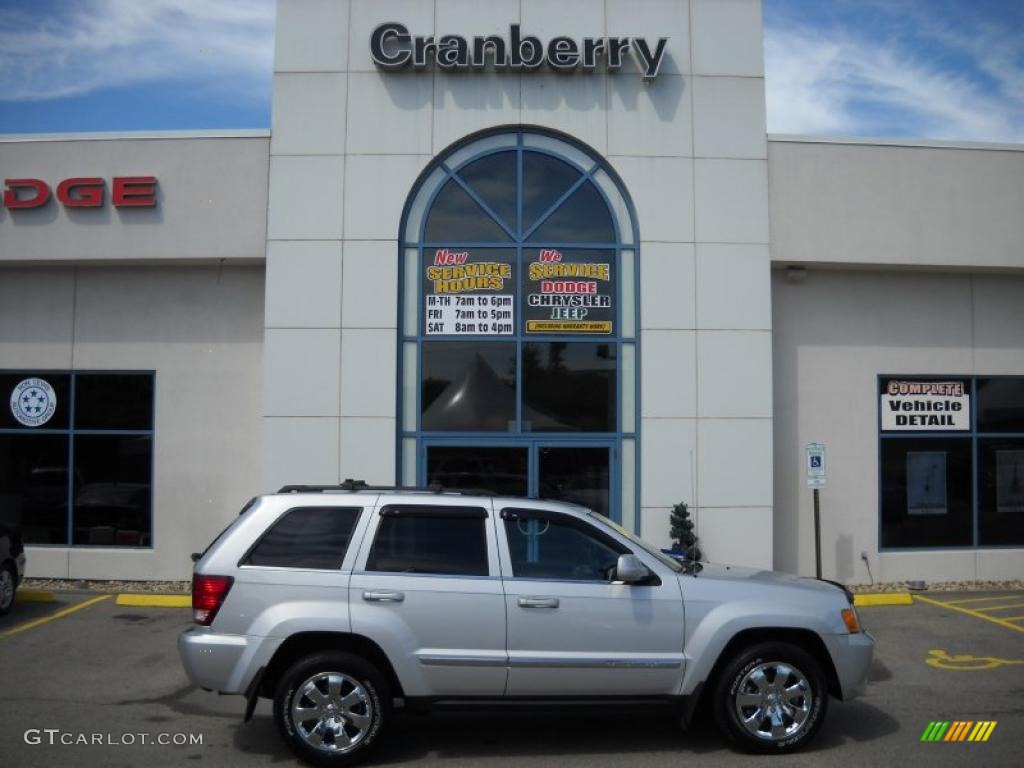 Bright Silver Metallic Jeep Grand Cherokee