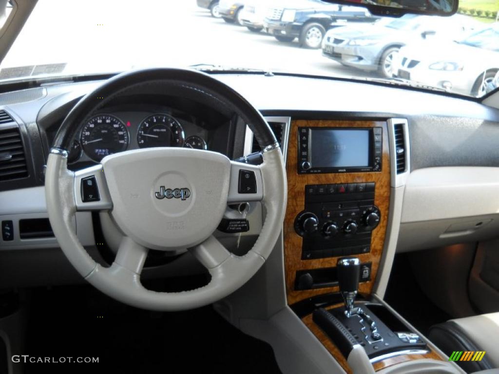 2008 Grand Cherokee Limited 4x4 - Bright Silver Metallic / Dark Slate Gray/Light Graystone photo #11