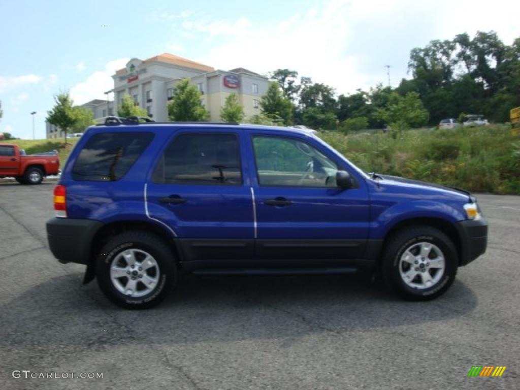 2005 Escape XLT V6 4WD - Sonic Blue Metallic / Medium/Dark Pebble Beige photo #2