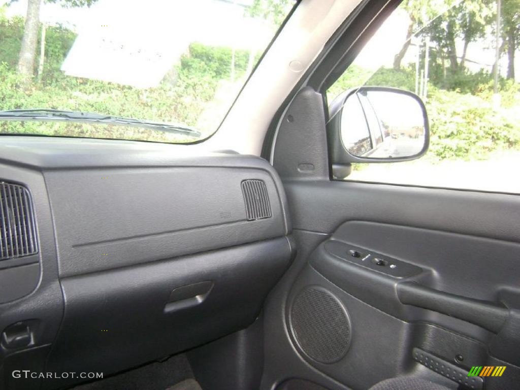 2005 Ram 1500 SLT Quad Cab - Bright Silver Metallic / Dark Slate Gray photo #17