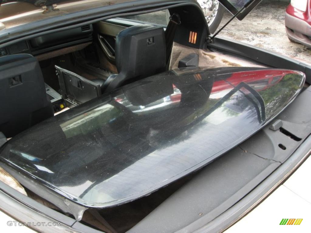 1985 Corvette Coupe - Light Bronze Metallic / Saddle photo #31