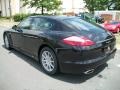Basalt Black Metallic - Panamera 4 Photo No. 7