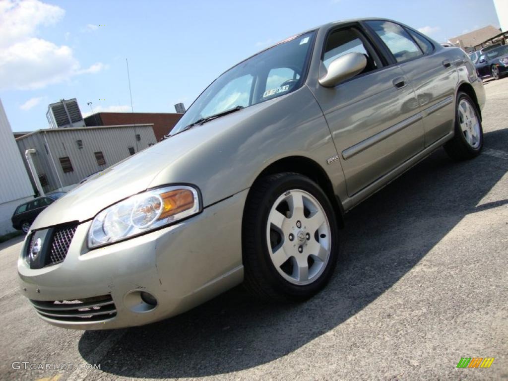 2005 Sentra 1.8 S Special Edition - Radium / Charcoal photo #1