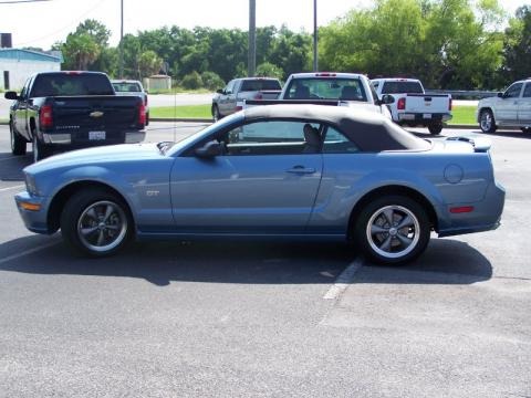 2005 Ford Mustang GT Deluxe Convertible Data, Info and Specs