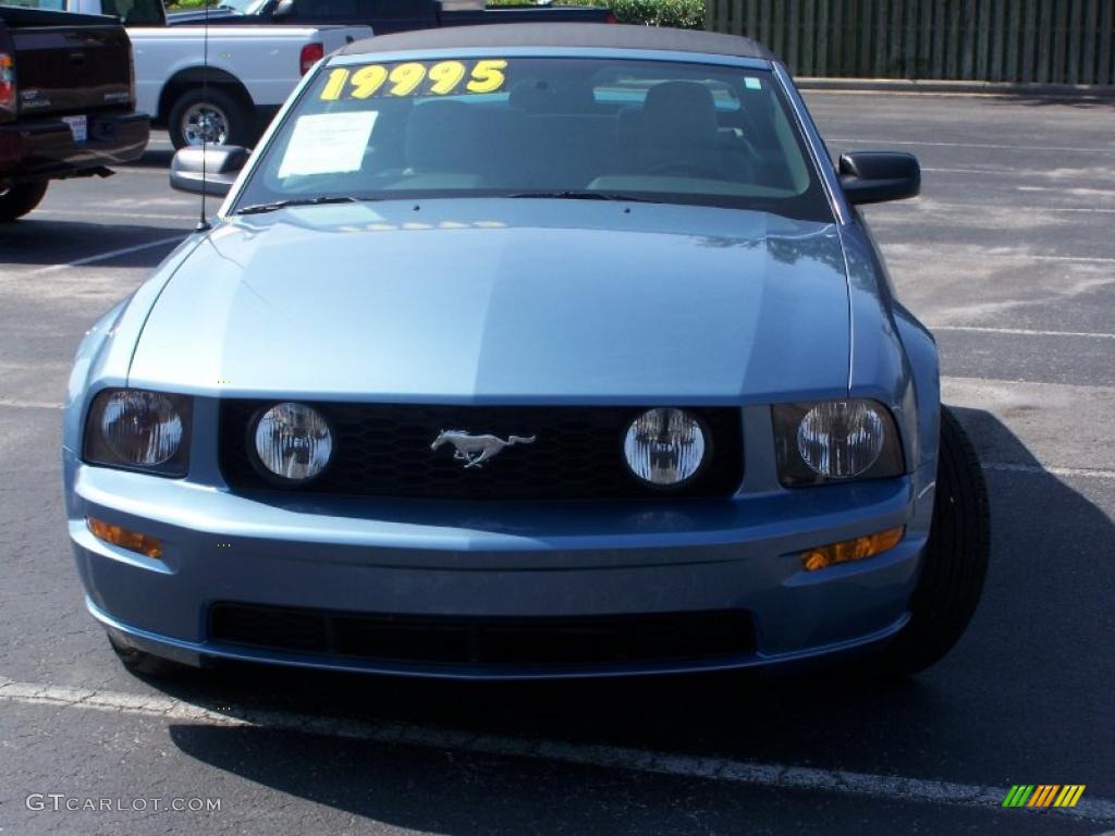 2005 Mustang GT Deluxe Convertible - Windveil Blue Metallic / Light Graphite photo #8