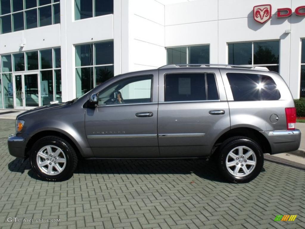 2007 Aspen Limited HEMI - Mineral Gray Metallic / Dark Slate Gray/Light Slate Gray photo #2