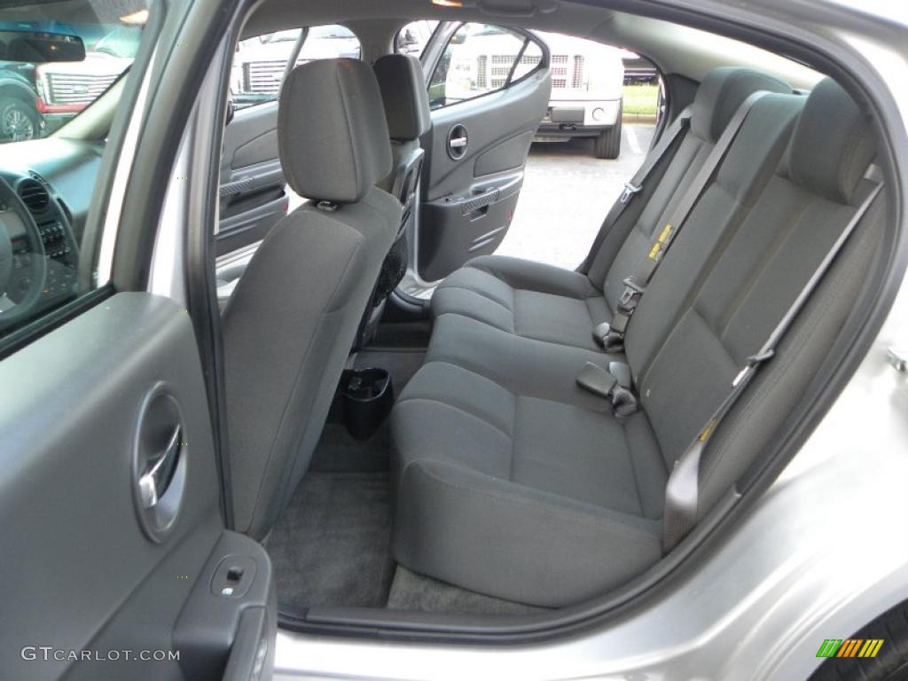 2005 Grand Prix Sedan - Galaxy Silver Metallic / Parchment/Dark Pewter photo #9