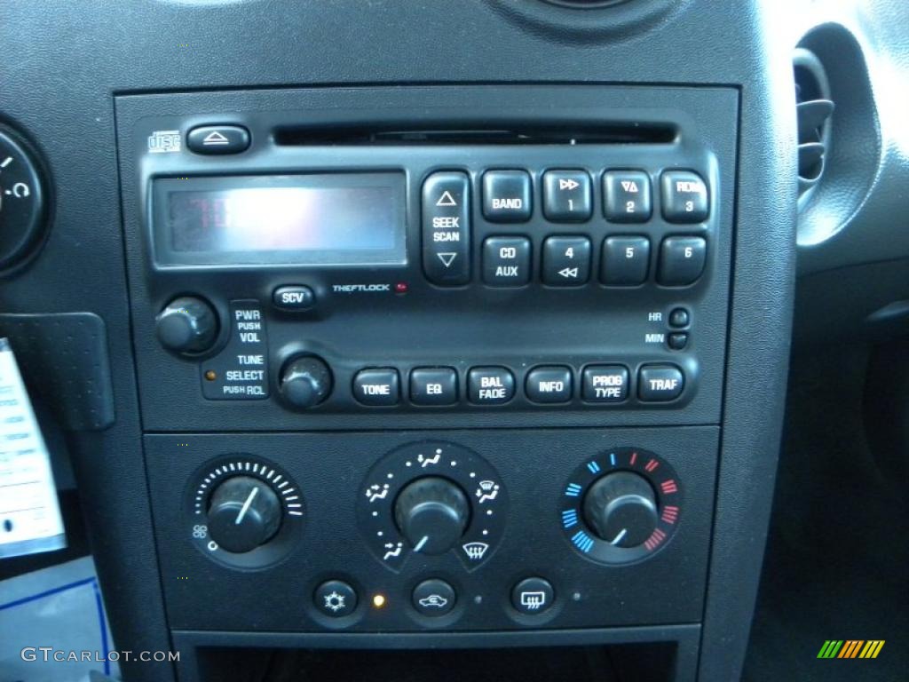 2005 Grand Prix Sedan - Galaxy Silver Metallic / Parchment/Dark Pewter photo #17